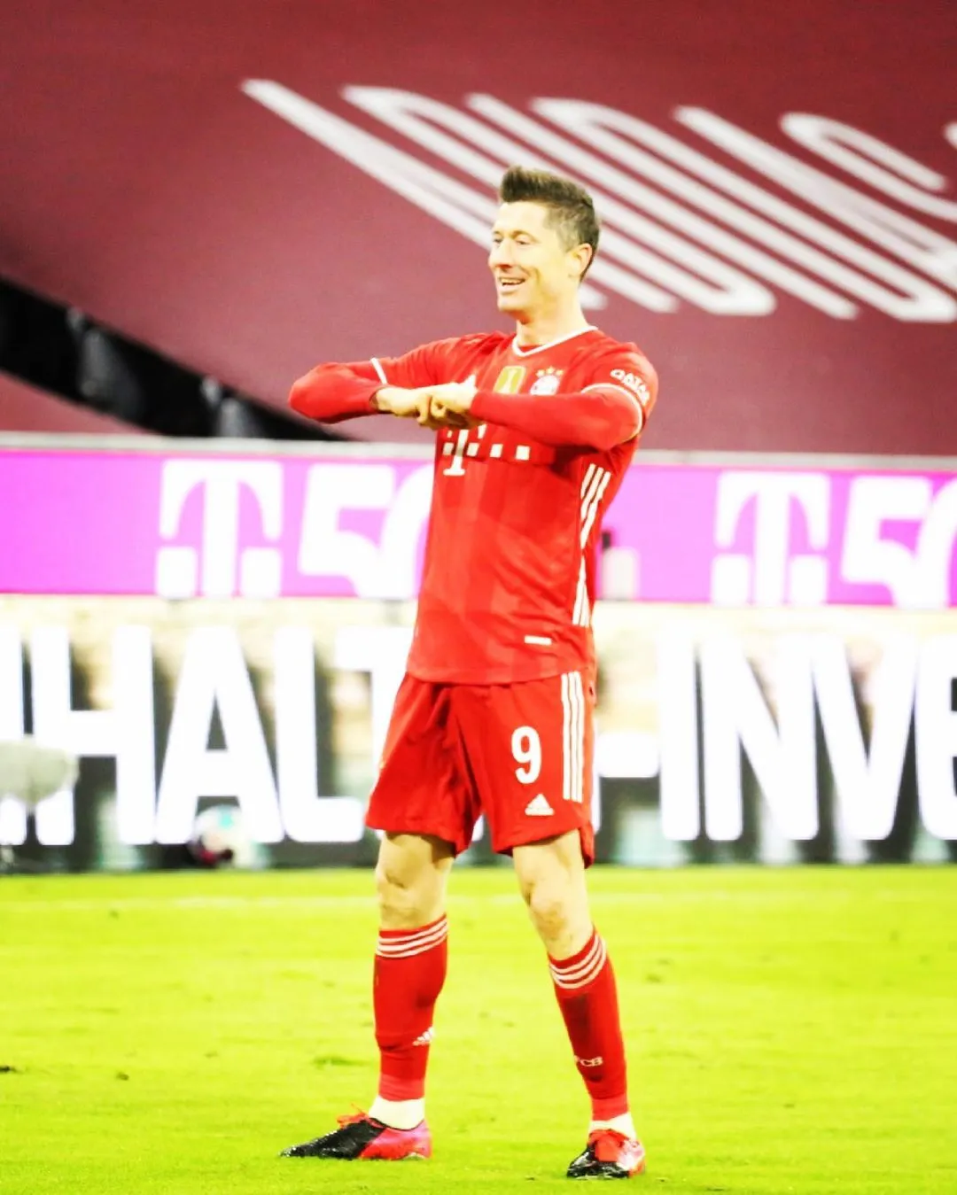 fcbayern-CMFsuDXFXaG-4.jpg